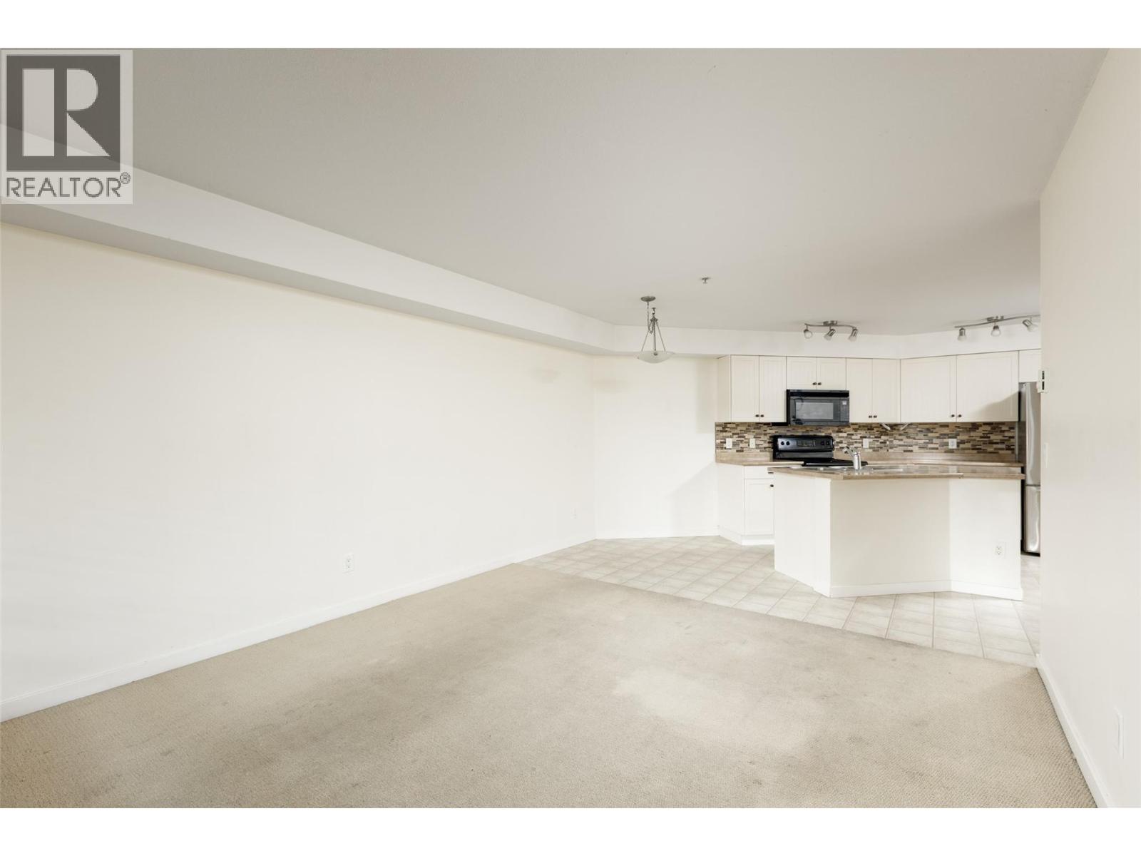 111 135 Ziprick Road, Kelowna