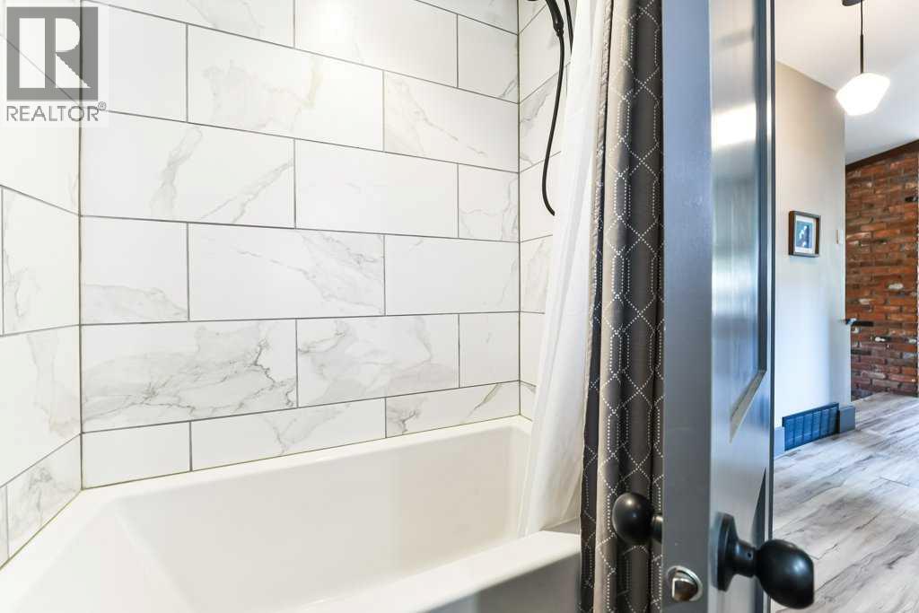 Photo 26 of 2256 Longridge Drive Sw, Calgary AB