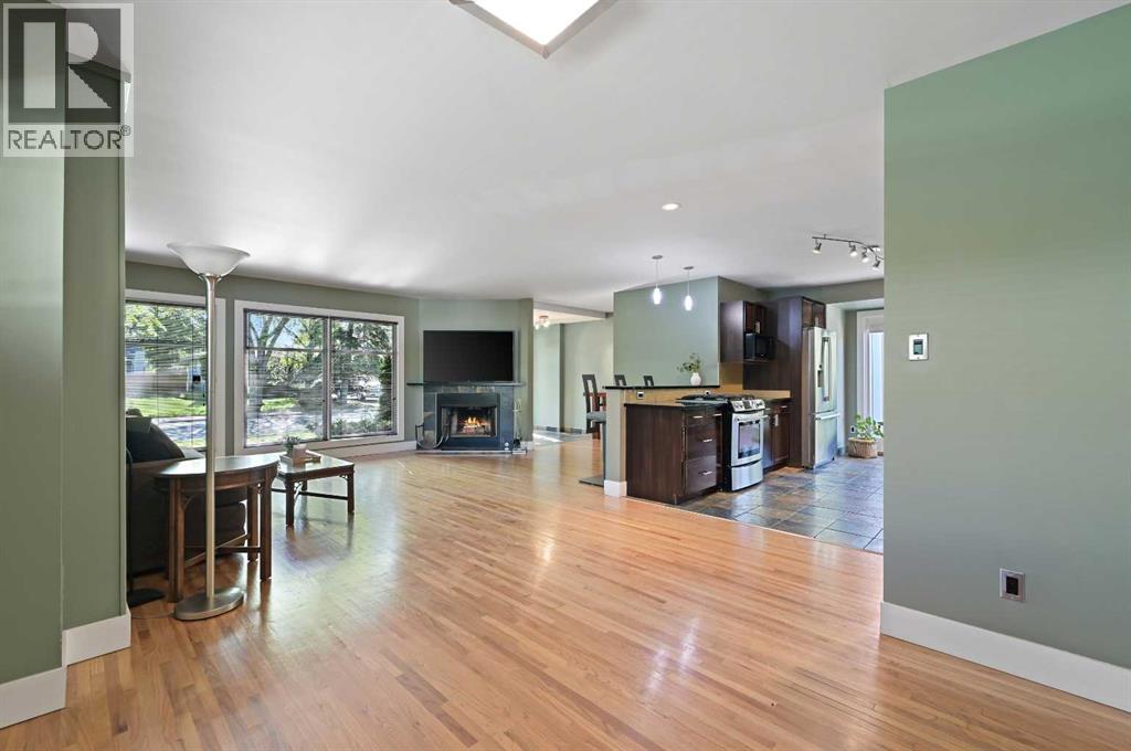 Photo 11 of 4811 15 Street Sw, Calgary AB