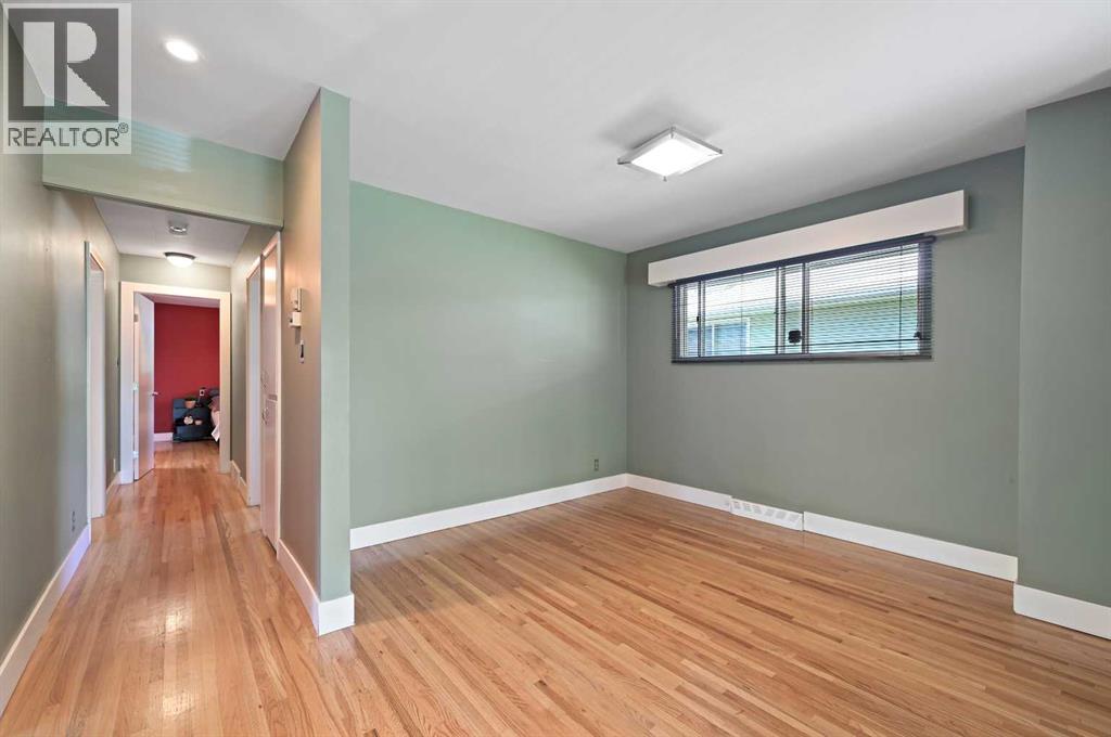 Photo 14 of 4811 15 Street Sw, Calgary AB