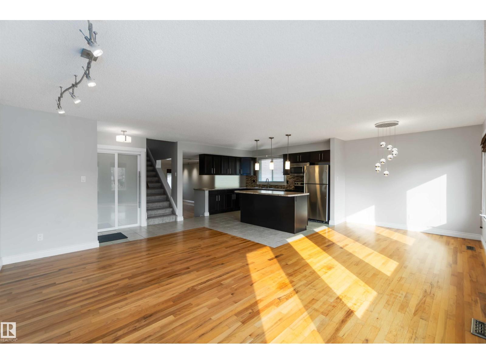 Photo 13 of 9216 82 St, Fort Saskatchewan AB
