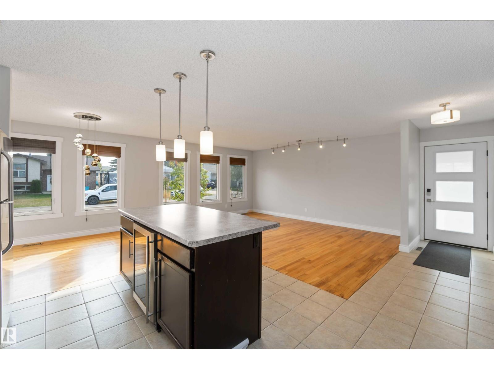Photo 15 of 9216 82 St, Fort Saskatchewan AB
