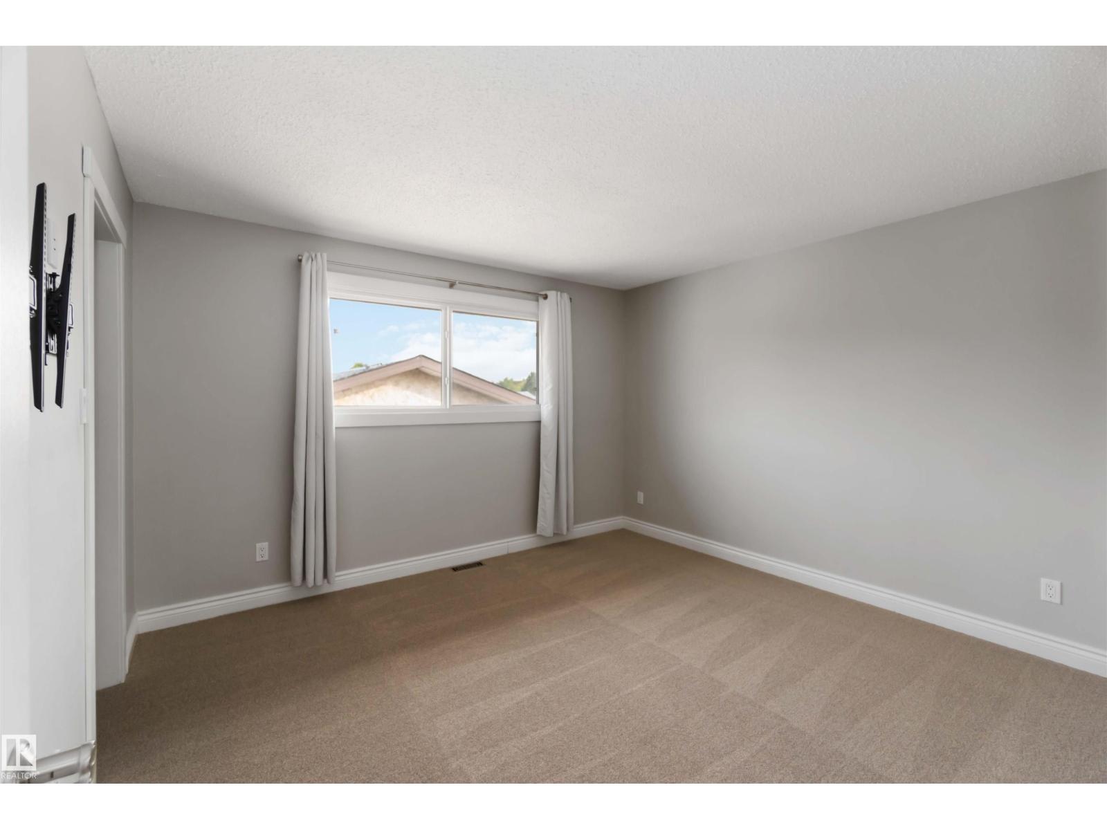 Photo 33 of 9216 82 St, Fort Saskatchewan AB