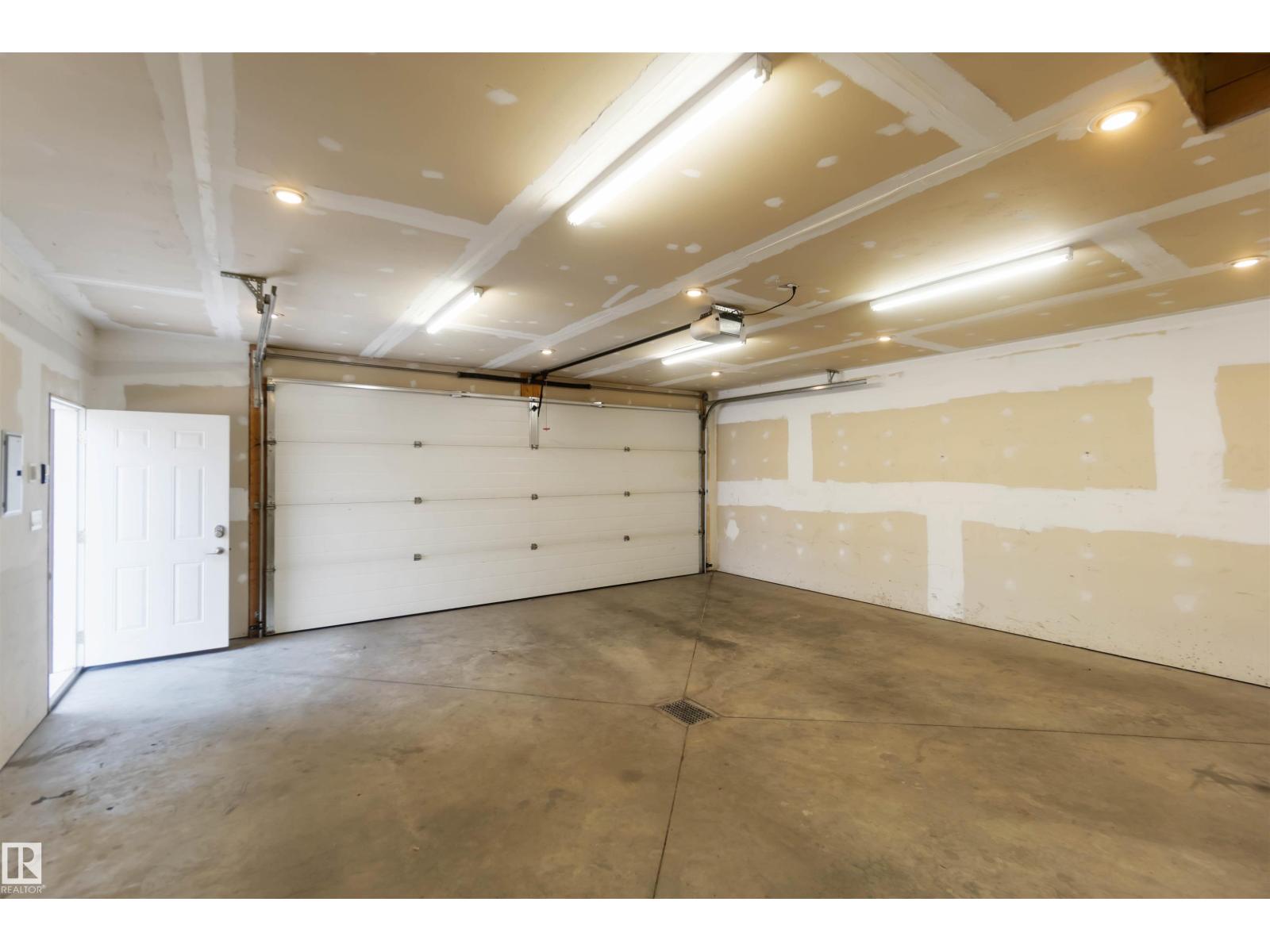 Photo 52 of 9216 82 St, Fort Saskatchewan AB