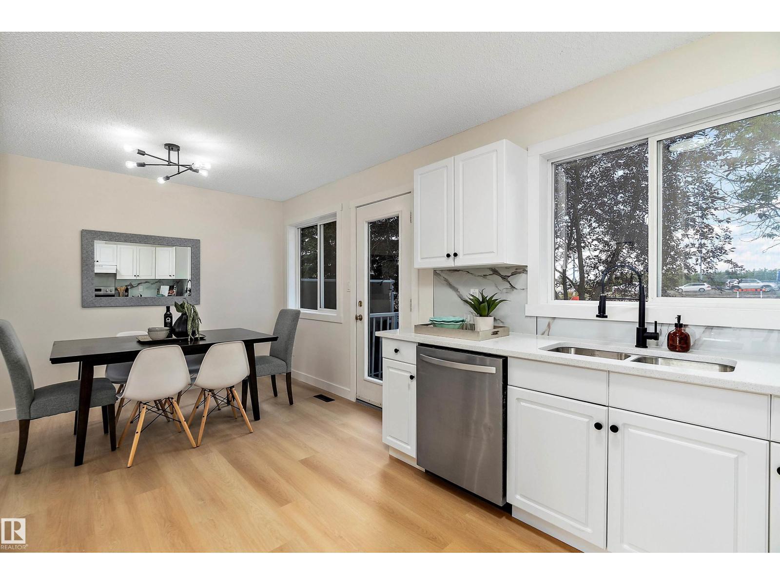 Photo 12 of 14 11105 9 Av Nw, Edmonton AB
