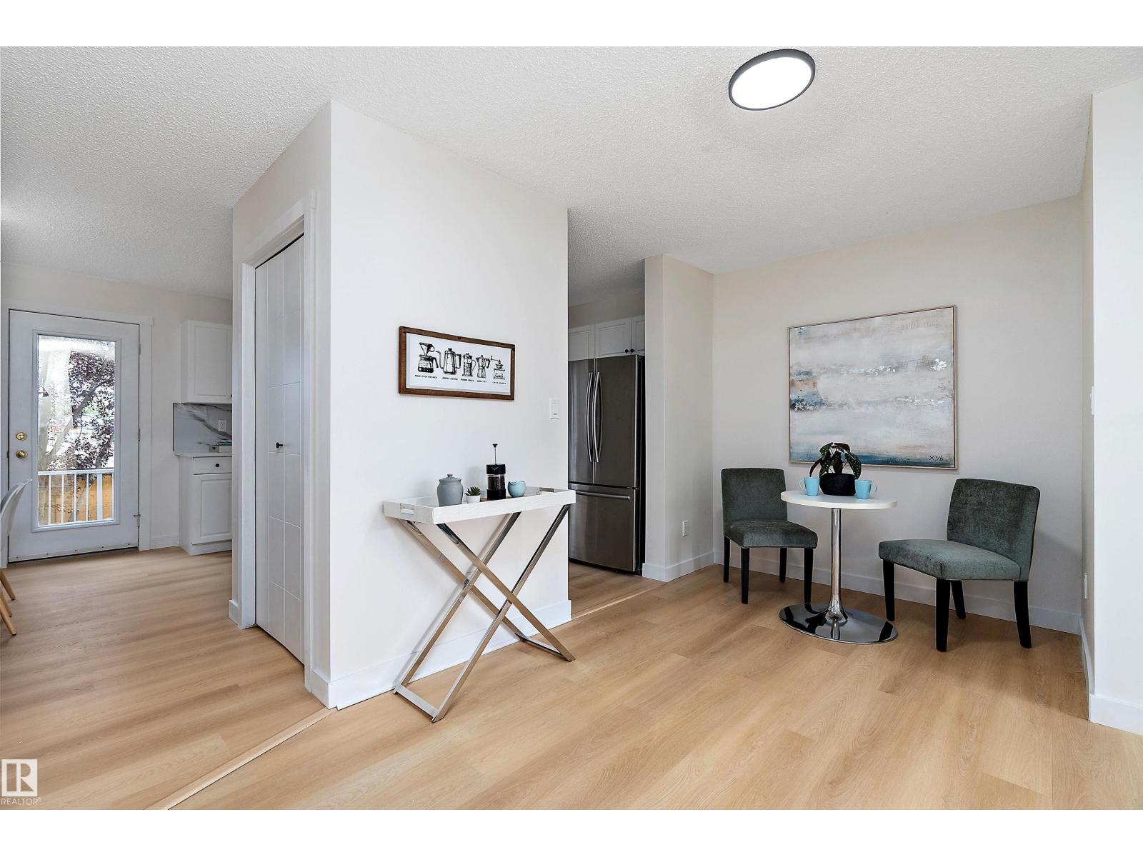 Photo 6 of 14 11105 9 Av Nw, Edmonton AB