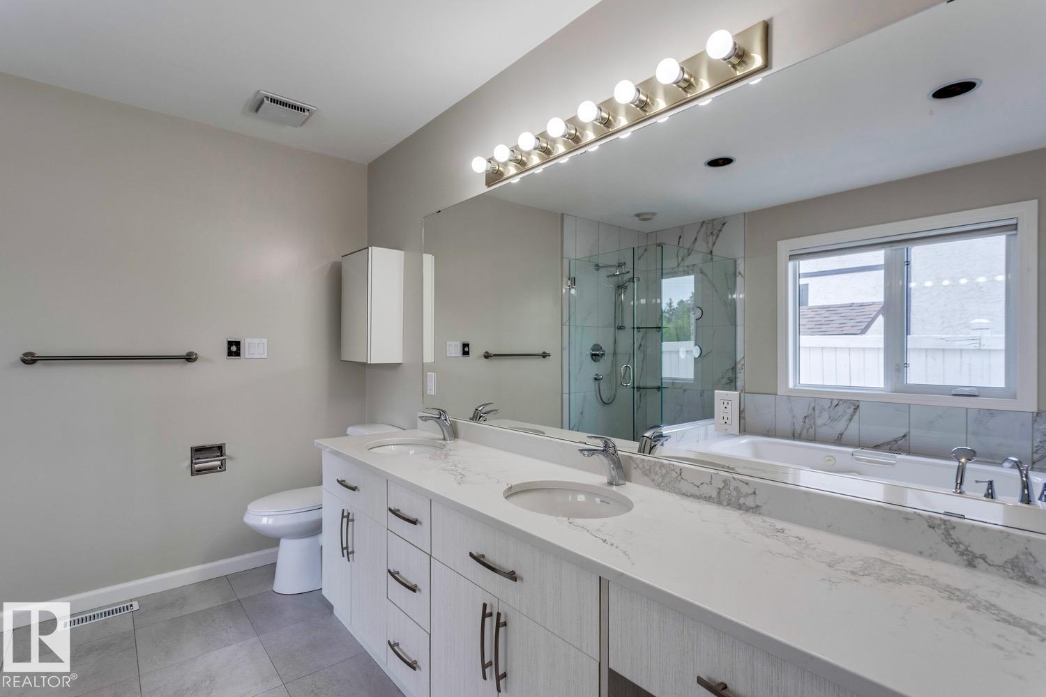 Photo 17 of 12416 29 A Av Nw, Edmonton AB