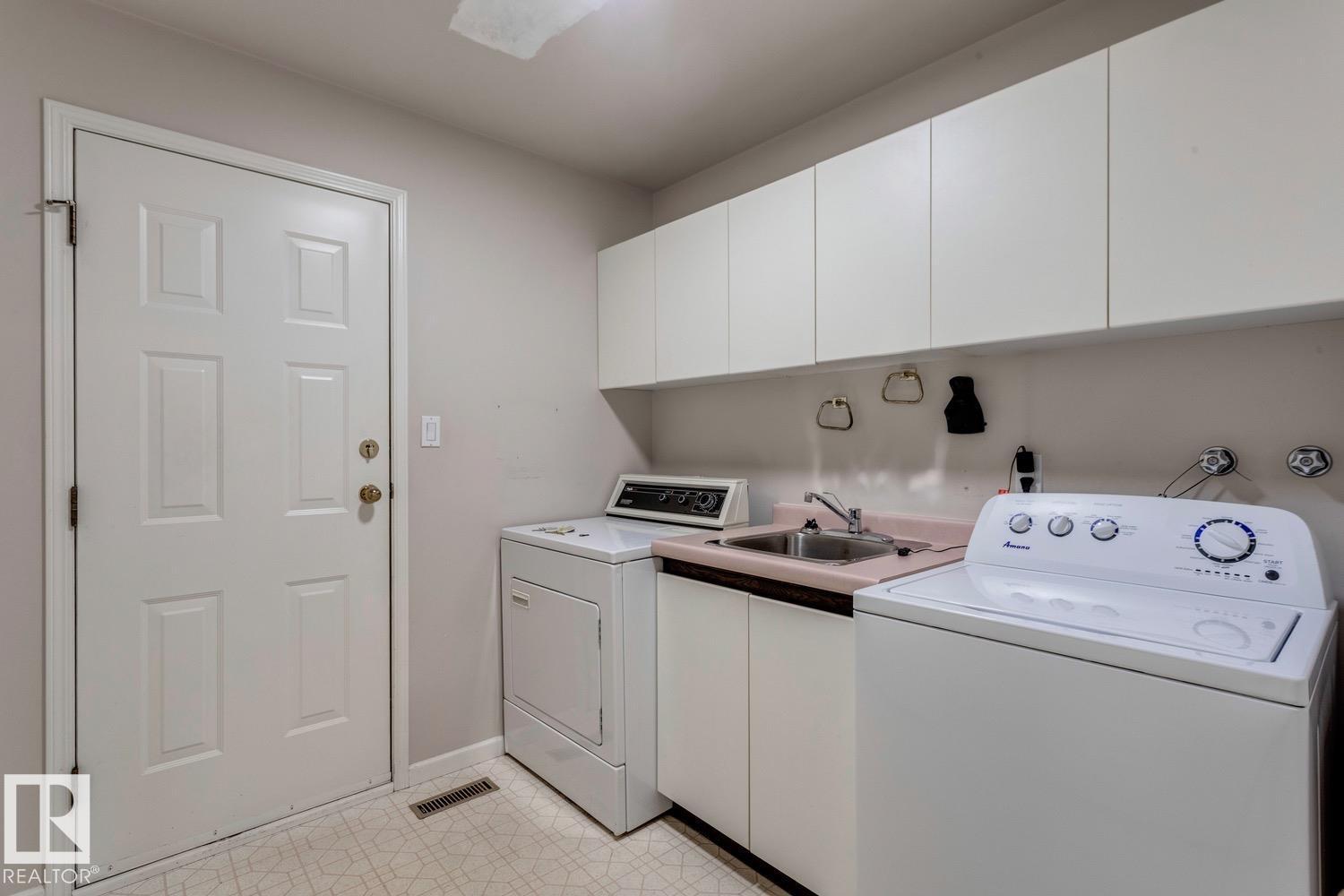 Photo 21 of 12416 29 A Av Nw, Edmonton AB
