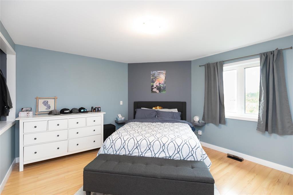 Photo 14 of 141 Wolf Drive, Steinbach MB