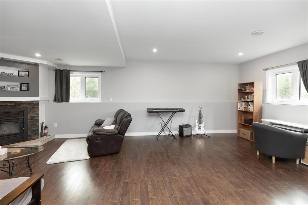 Photo 22 of 141 Wolf Drive, Steinbach MB