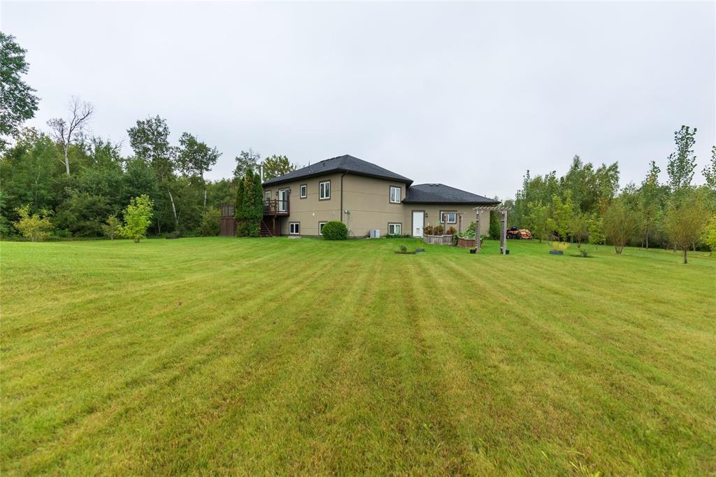 Photo 35 of 141 Wolf Drive, Steinbach MB
