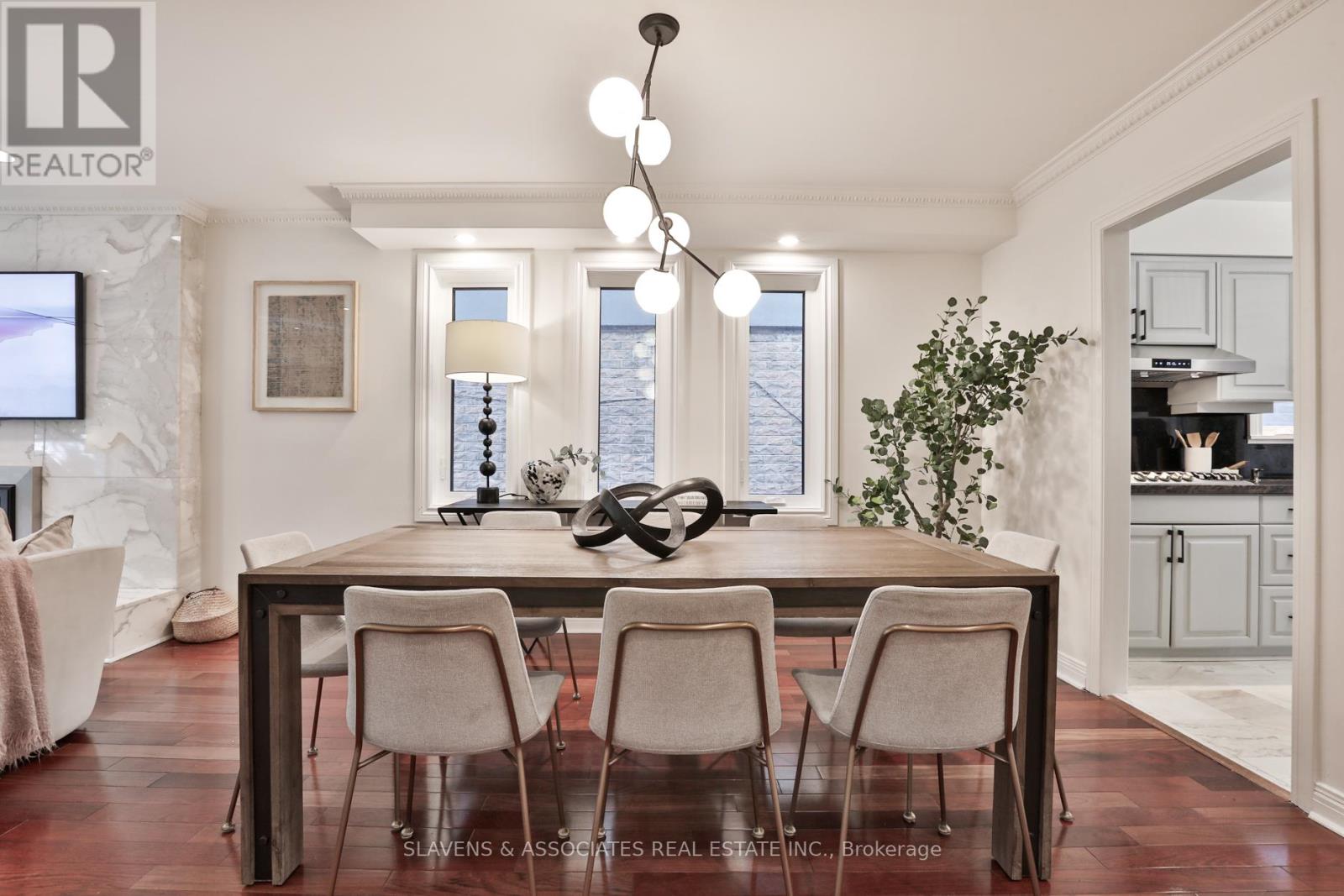 Photo 5 of 1021 Spadina Road, Toronto ON