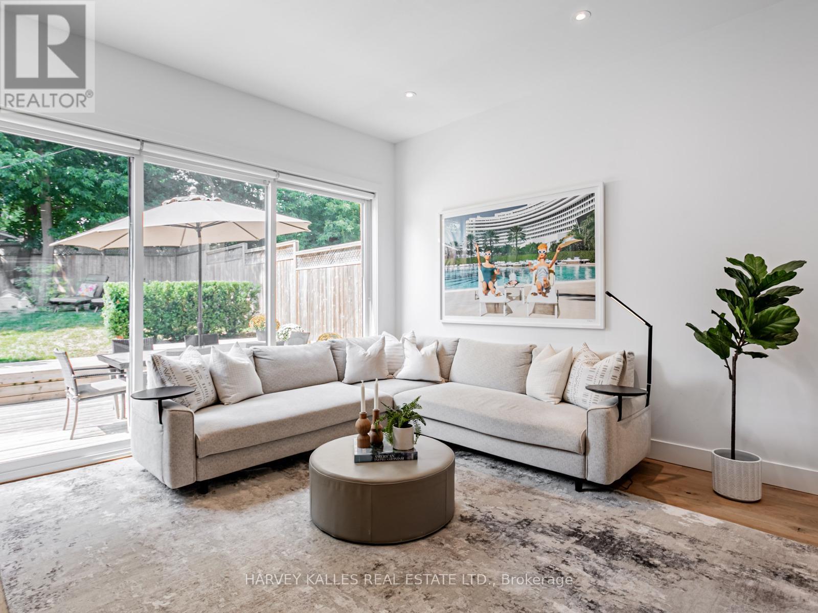 Photo 10 of 12 Coates Avenue, Toronto ON