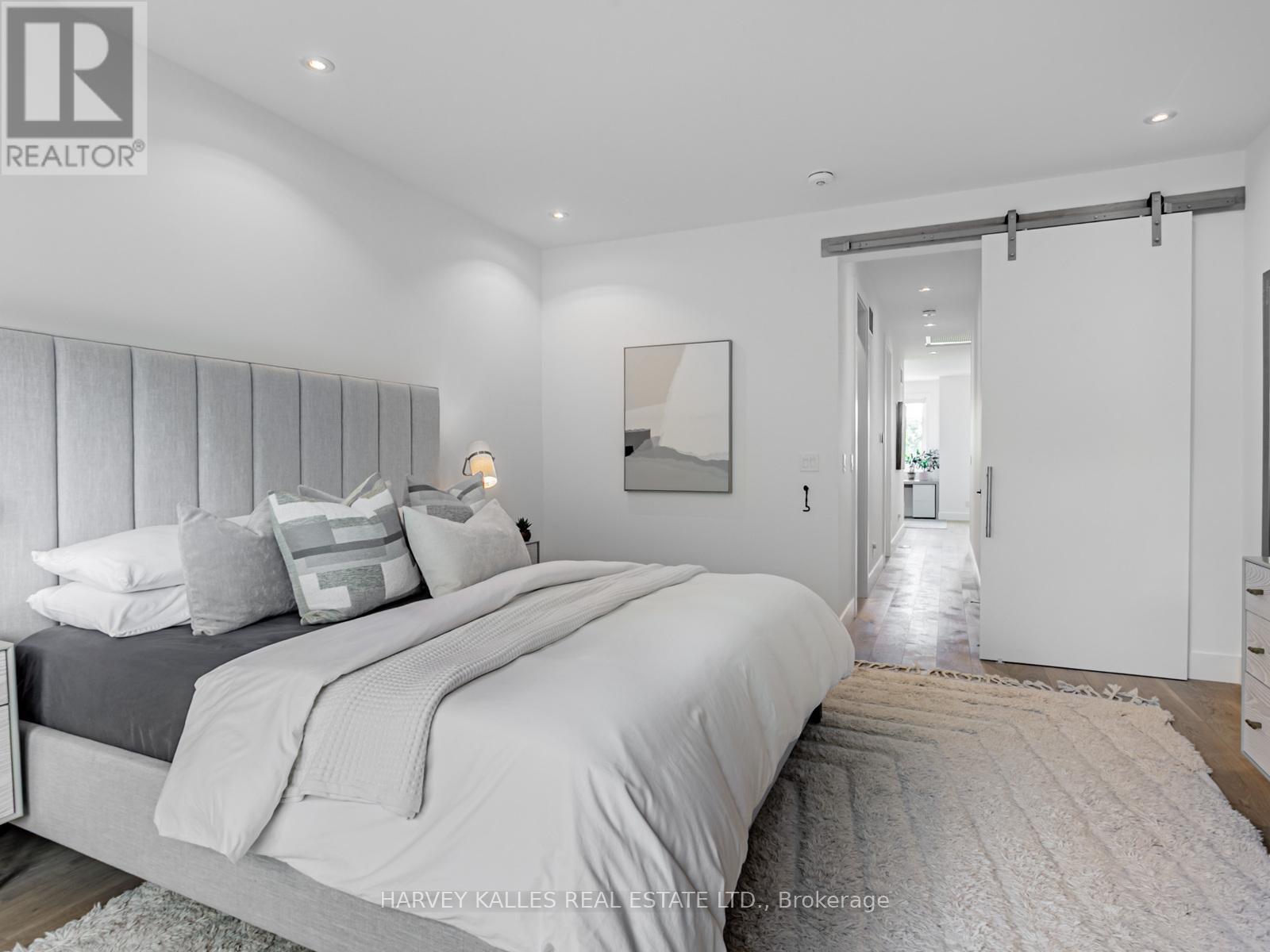 Photo 16 of 12 Coates Avenue, Toronto ON