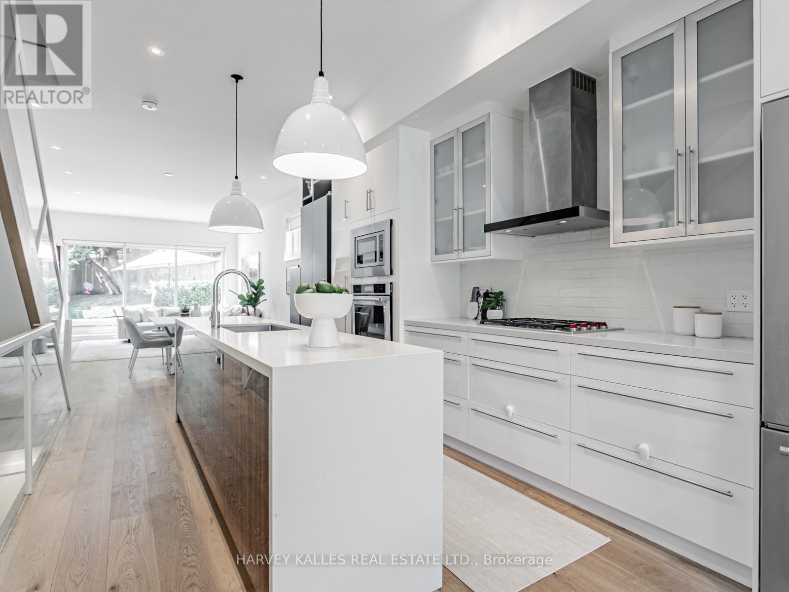 Photo 4 of 12 Coates Avenue, Toronto ON