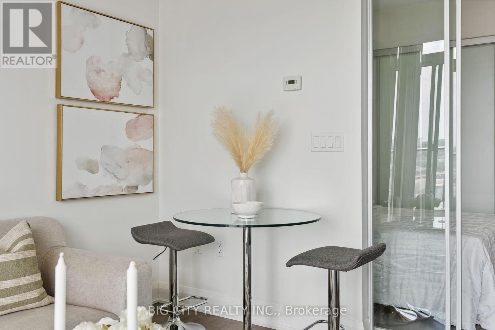 Photo 2 of 1609 160 Vanderhoof Avenue, Toronto ON