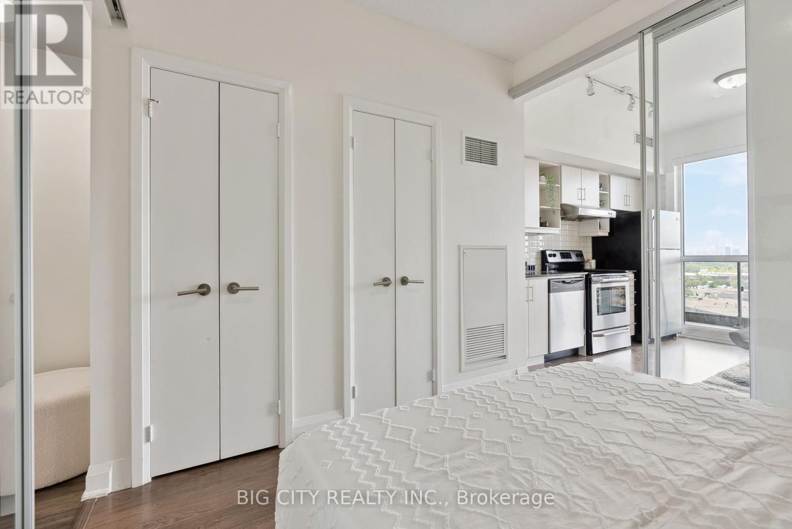 Photo 7 of 1609 160 Vanderhoof Avenue, Toronto ON