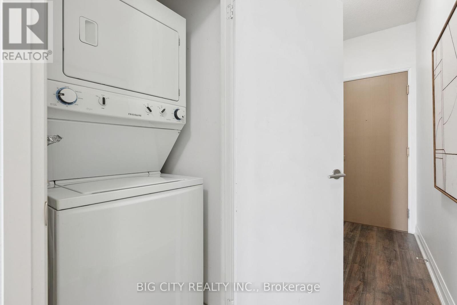 Photo 9 of 1609 160 Vanderhoof Avenue, Toronto ON