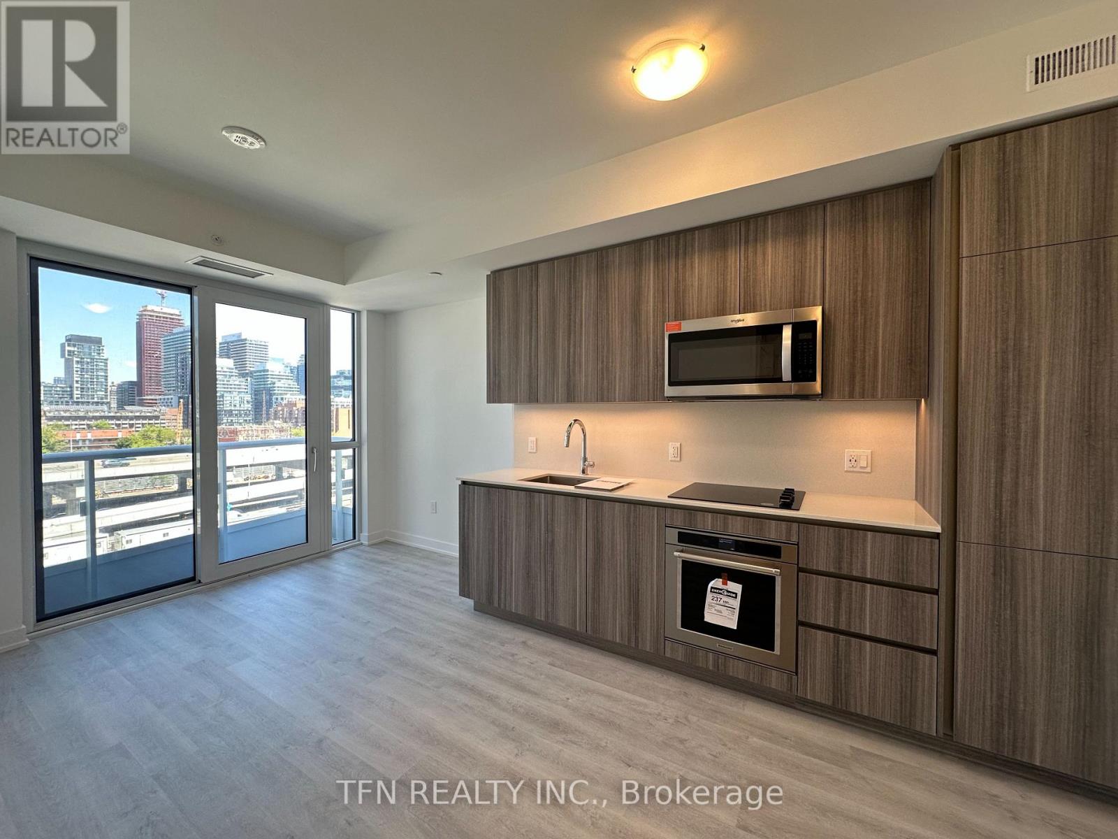 Photo 3 of 703 15 Richardson Street, Toronto ON