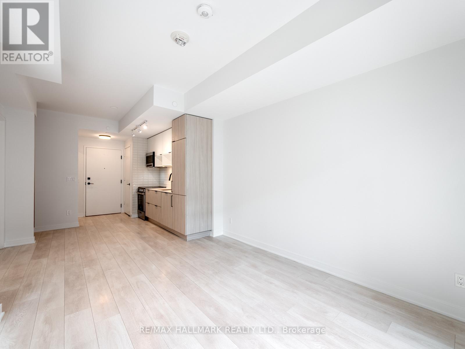 Photo 10 of S 423 35 Rolling Mills Road, Toronto ON