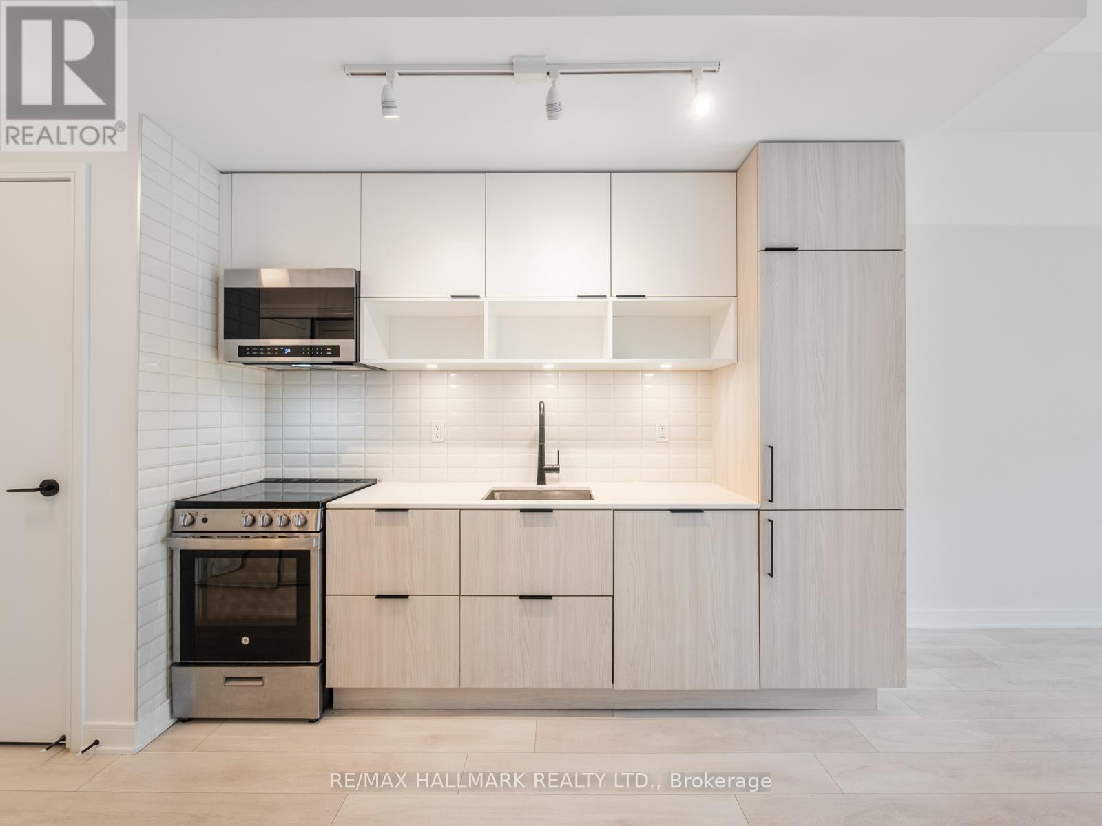 Photo 4 of S 423 35 Rolling Mills Road, Toronto ON