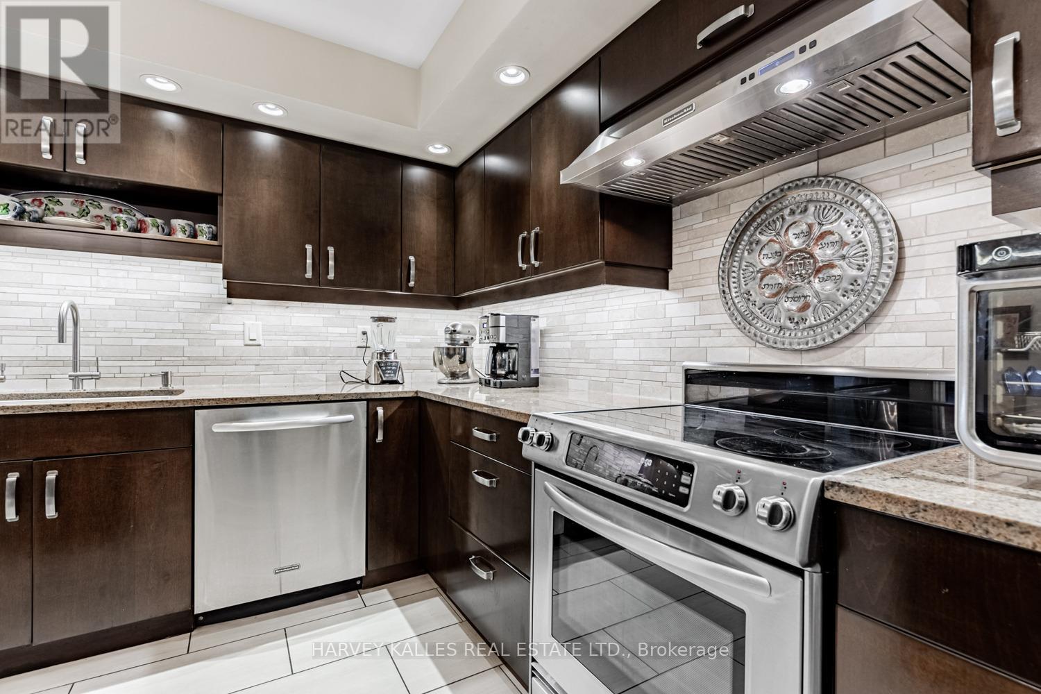 Photo 11 of 906 65 Spring Garden Avenue, Toronto ON