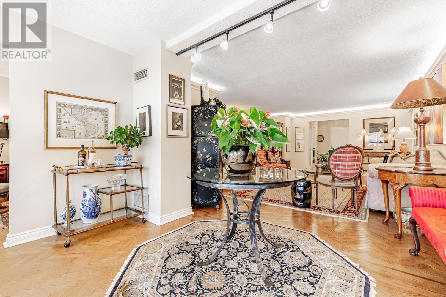 Photo 15 of 906 65 Spring Garden Avenue, Toronto ON