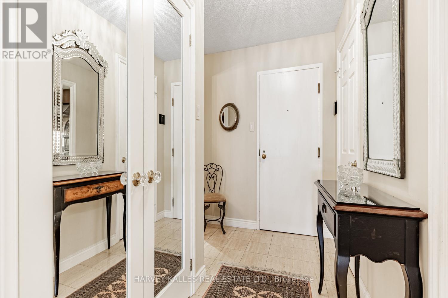 Photo 3 of 906 65 Spring Garden Avenue, Toronto ON