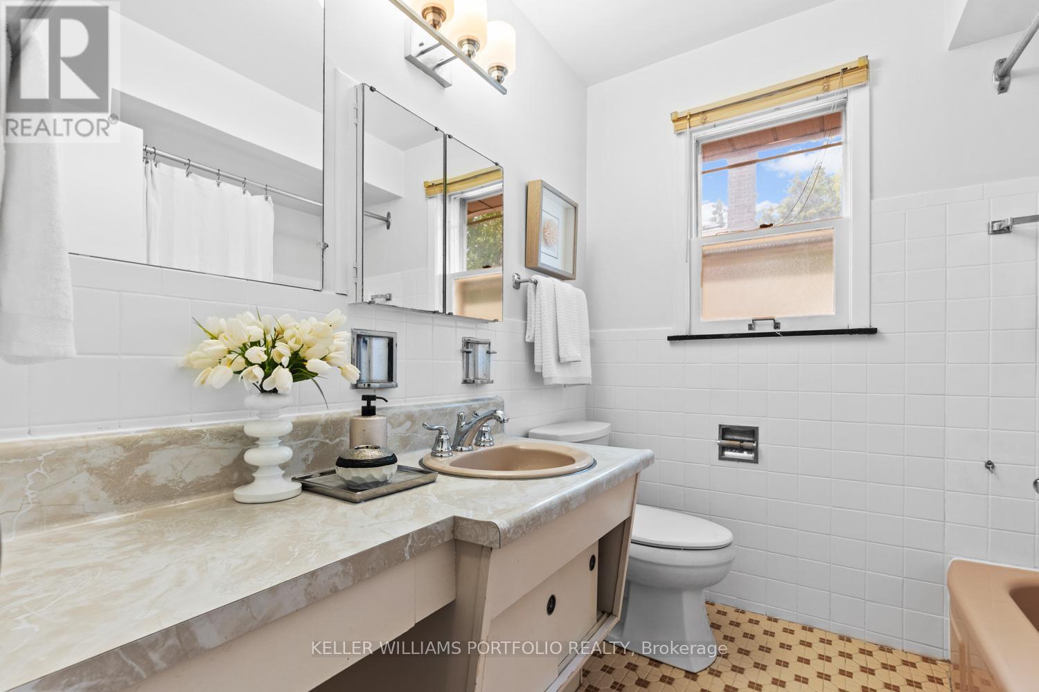 Photo 14 of 378 Cummer Avenue, Toronto ON