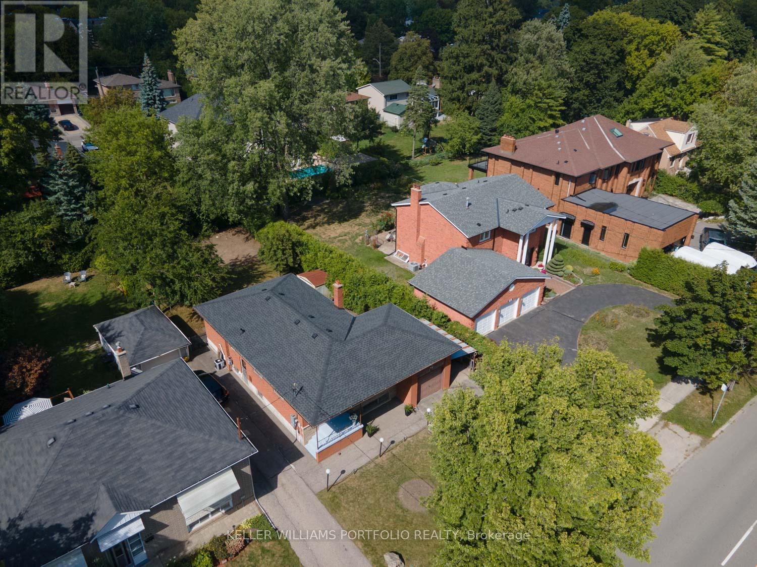 Photo 17 of 378 Cummer Avenue, Toronto ON