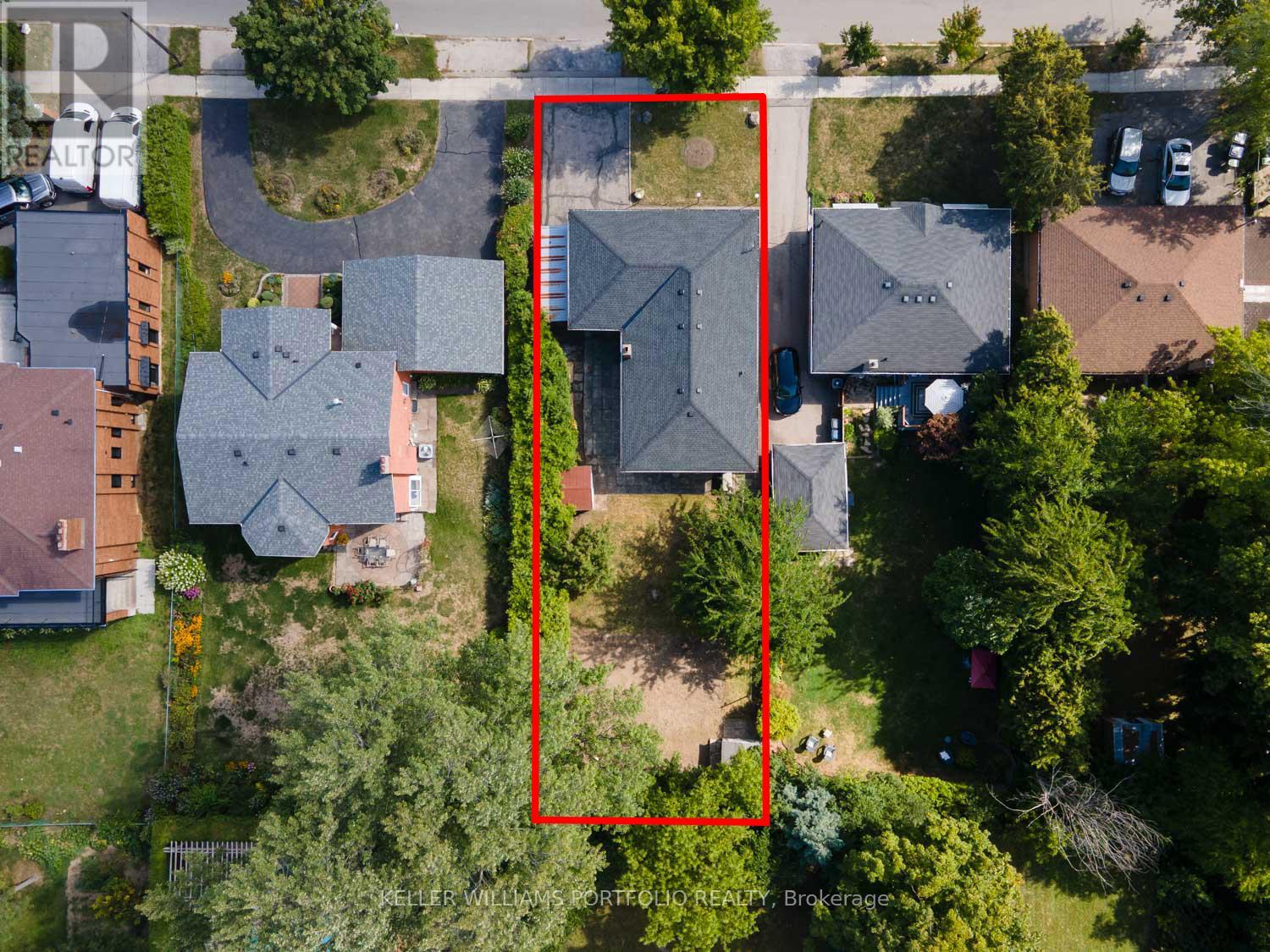 Photo 18 of 378 Cummer Avenue, Toronto ON