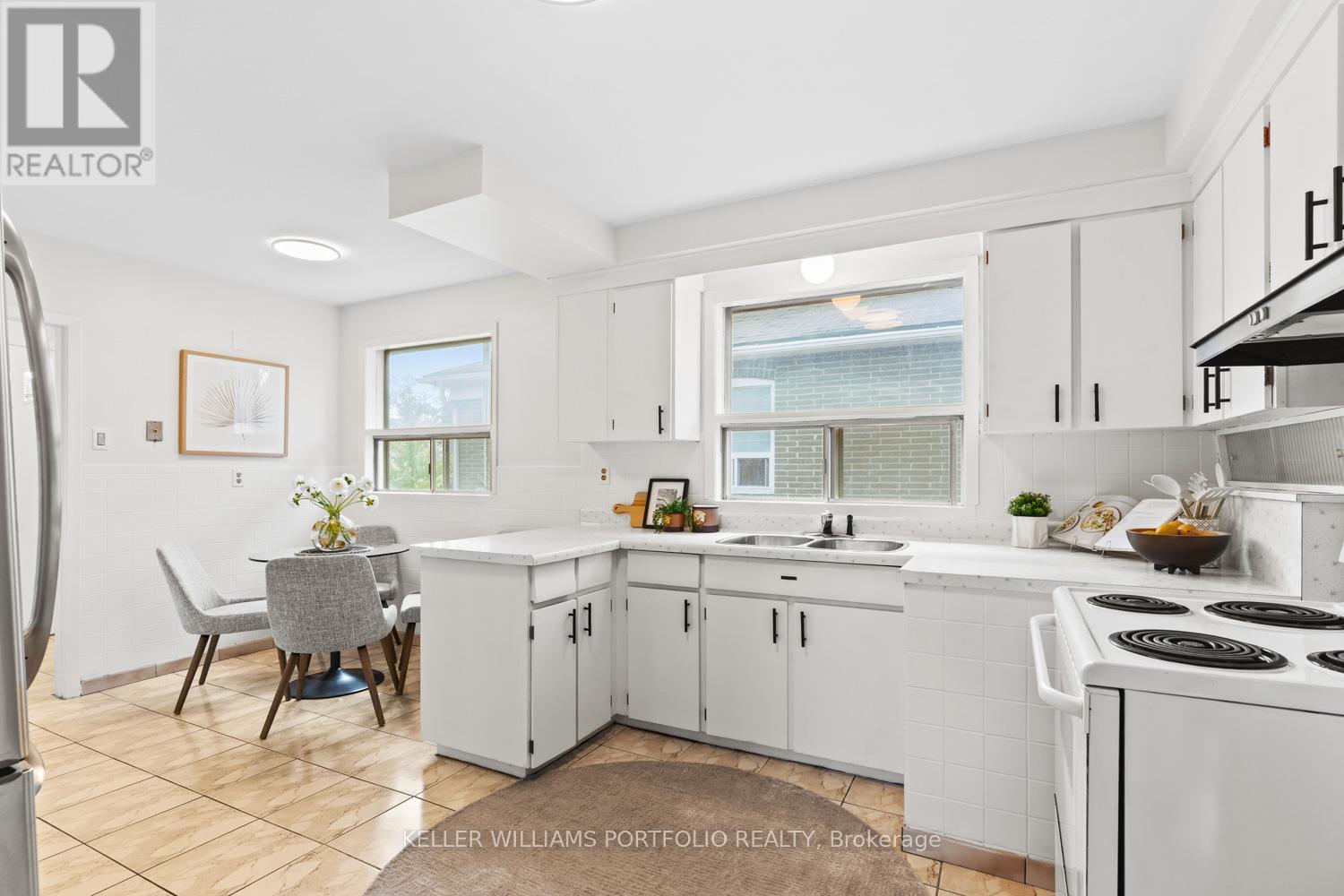 Photo 8 of 378 Cummer Avenue, Toronto ON
