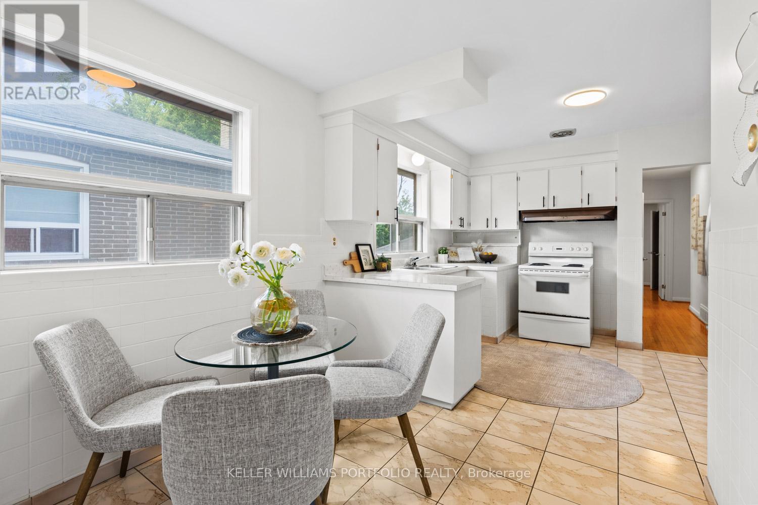 Photo 9 of 378 Cummer Avenue, Toronto ON