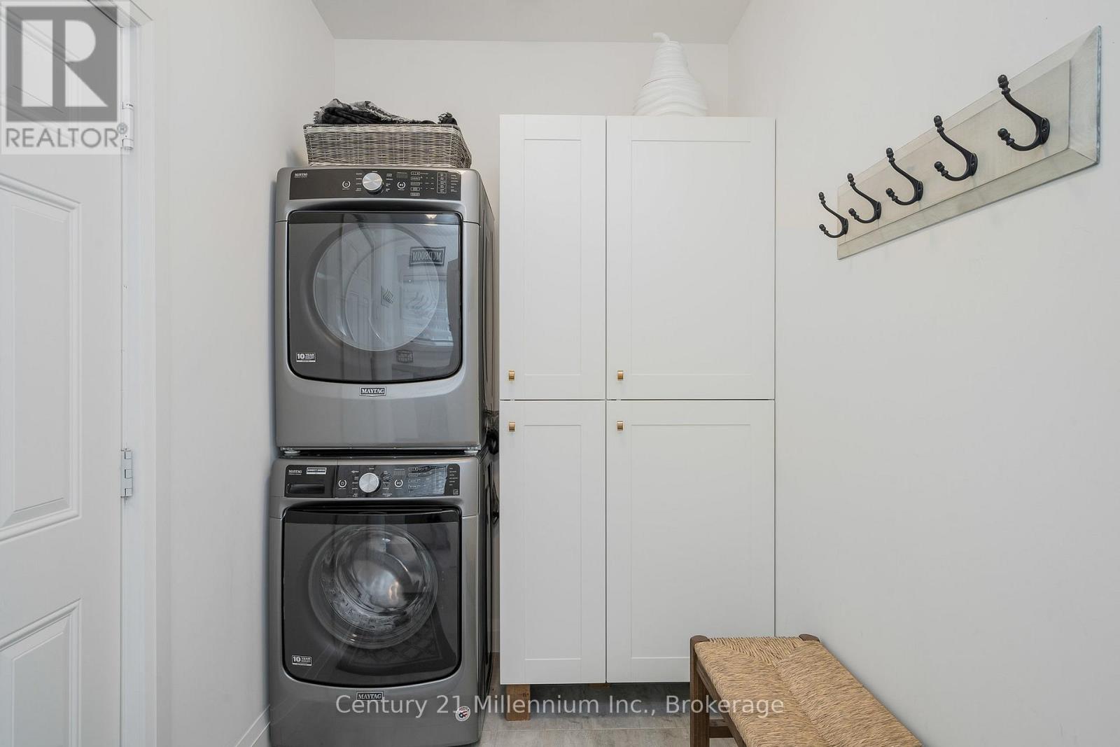 Photo 17 of 225 Yellow Birch Crescent, Blue Mountains ON