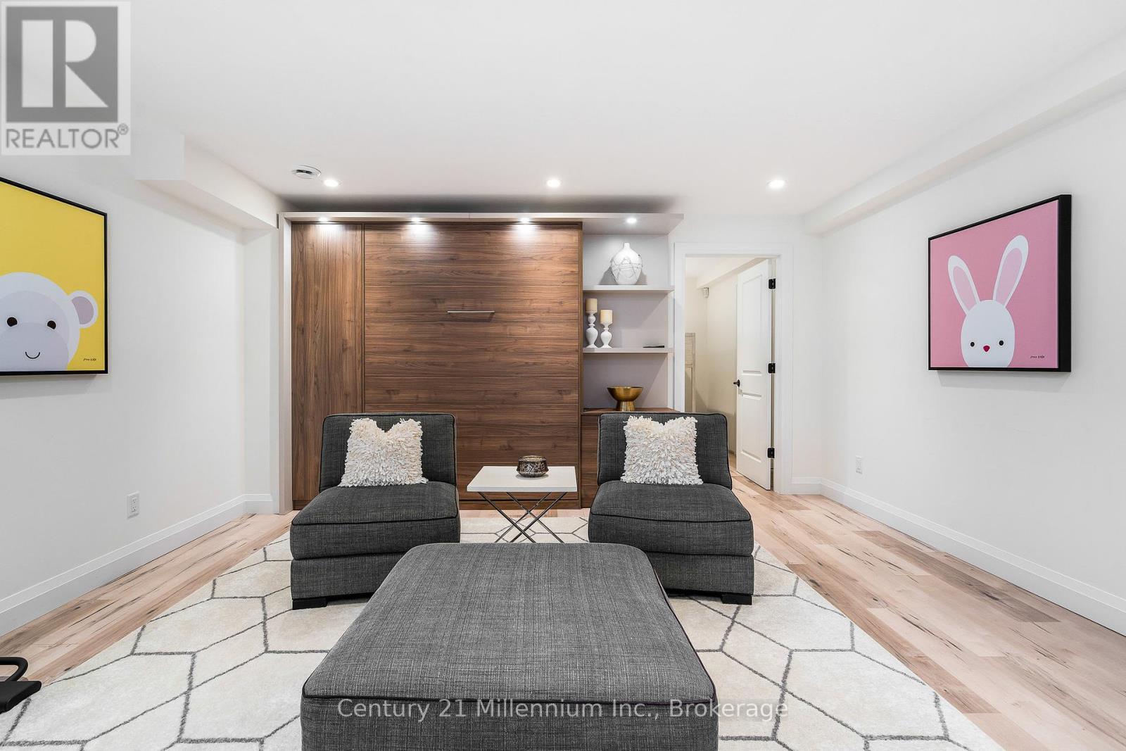 Photo 33 of 225 Yellow Birch Crescent, Blue Mountains ON
