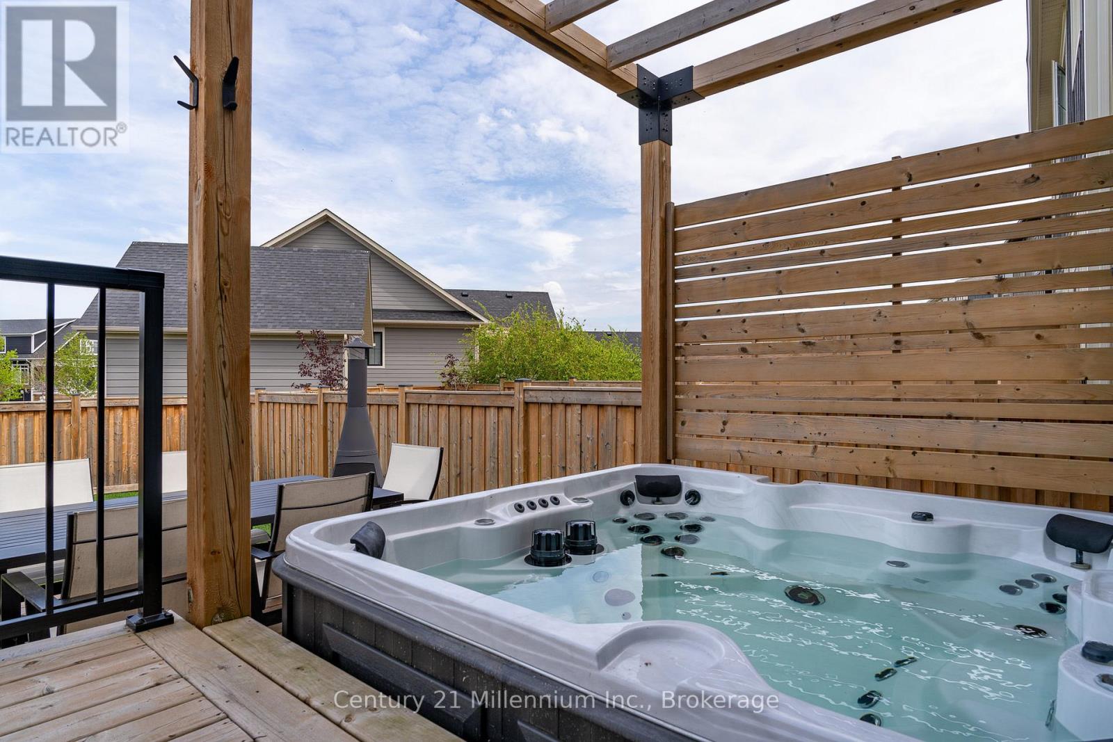 Photo 39 of 225 Yellow Birch Crescent, Blue Mountains ON