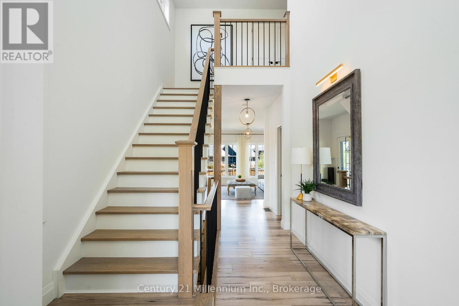 Photo 5 of 225 Yellow Birch Crescent, Blue Mountains ON