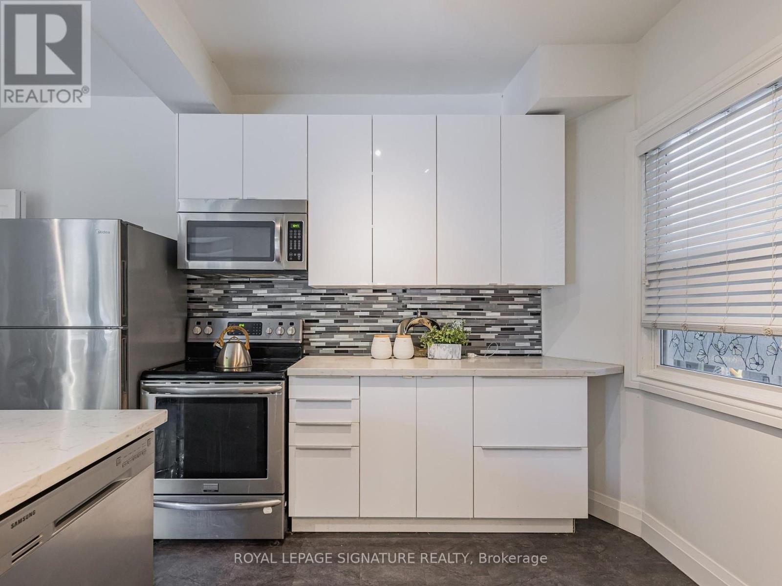 Photo 11 of 8 Fairford Avenue, Toronto ON