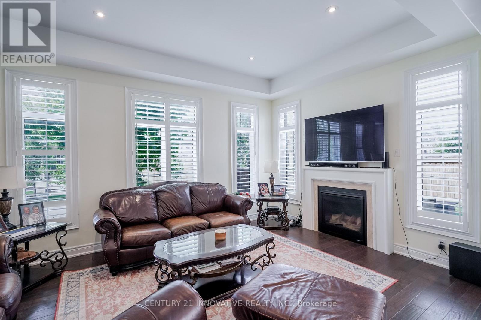 Photo 13 of 94 Brabin Circle, Whitby ON