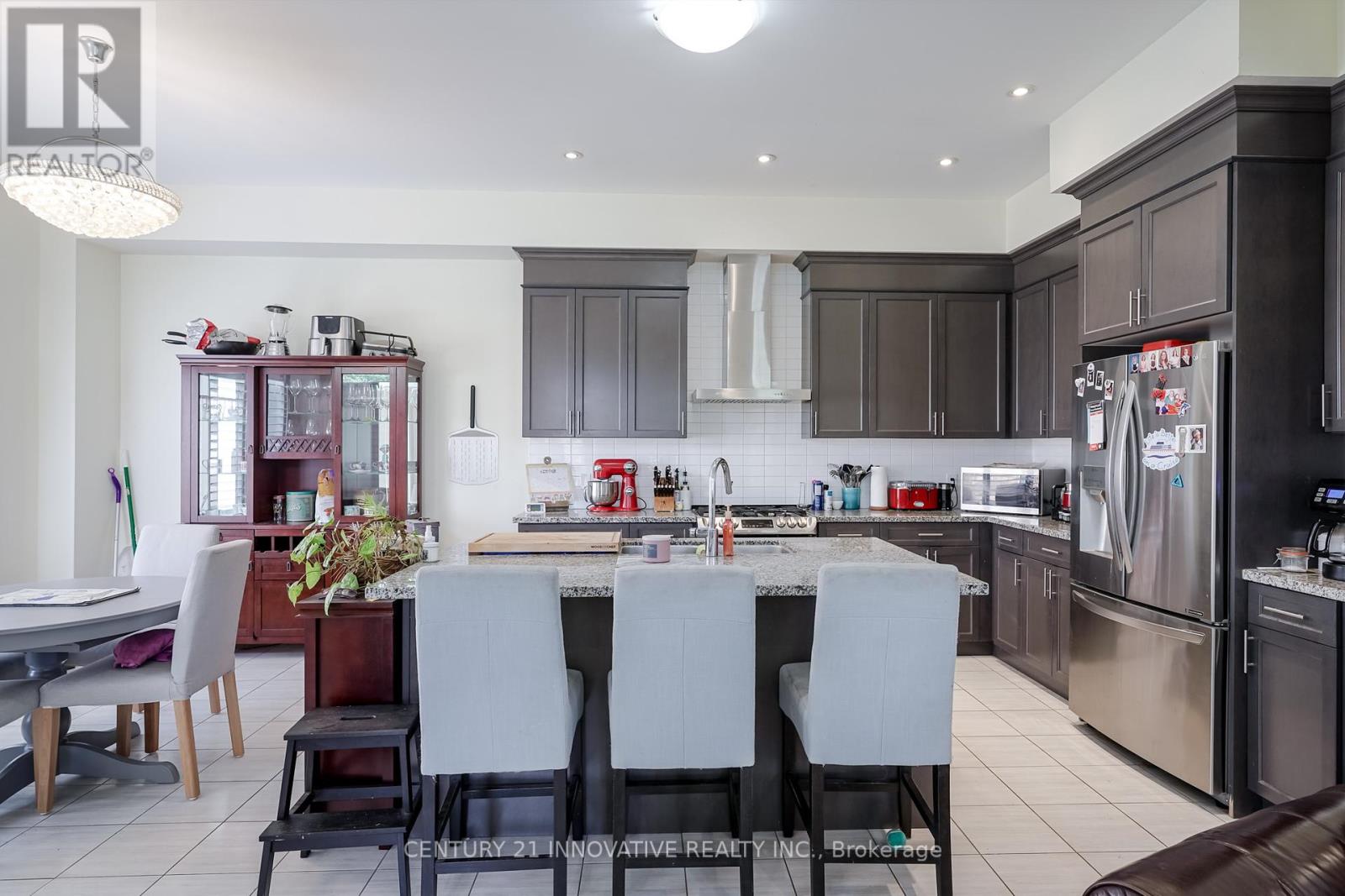 Photo 15 of 94 Brabin Circle, Whitby ON
