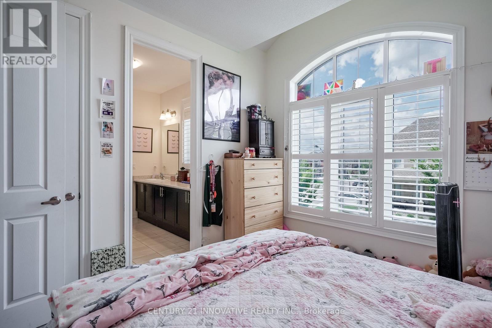 Photo 29 of 94 Brabin Circle, Whitby ON