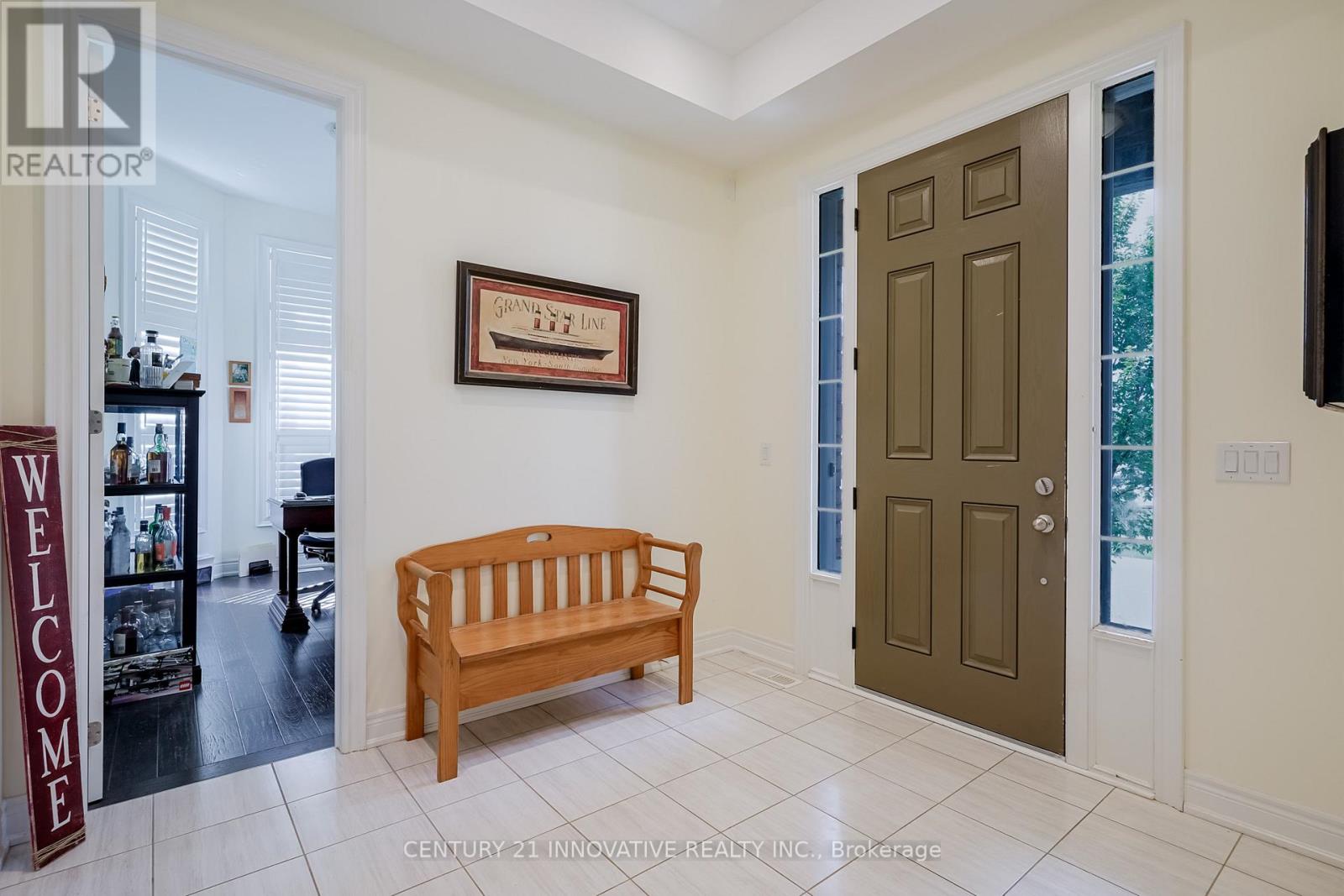 Photo 5 of 94 Brabin Circle, Whitby ON