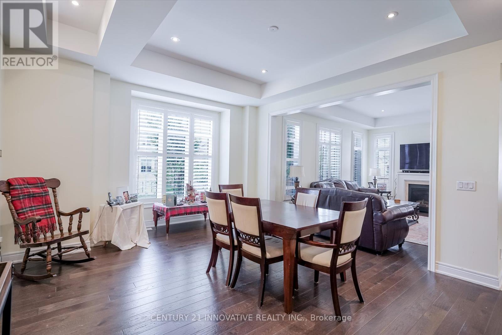 Photo 8 of 94 Brabin Circle, Whitby ON