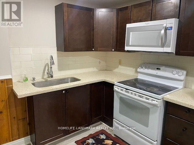 Photo 7 of 1872 Parkside Drive, Pickering ON
