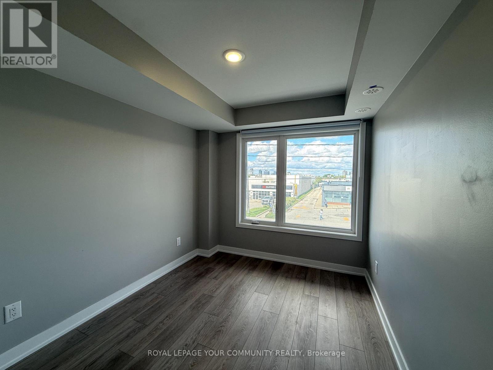 Photo 9 of 1 1455 Oconnor Drive, Toronto ON