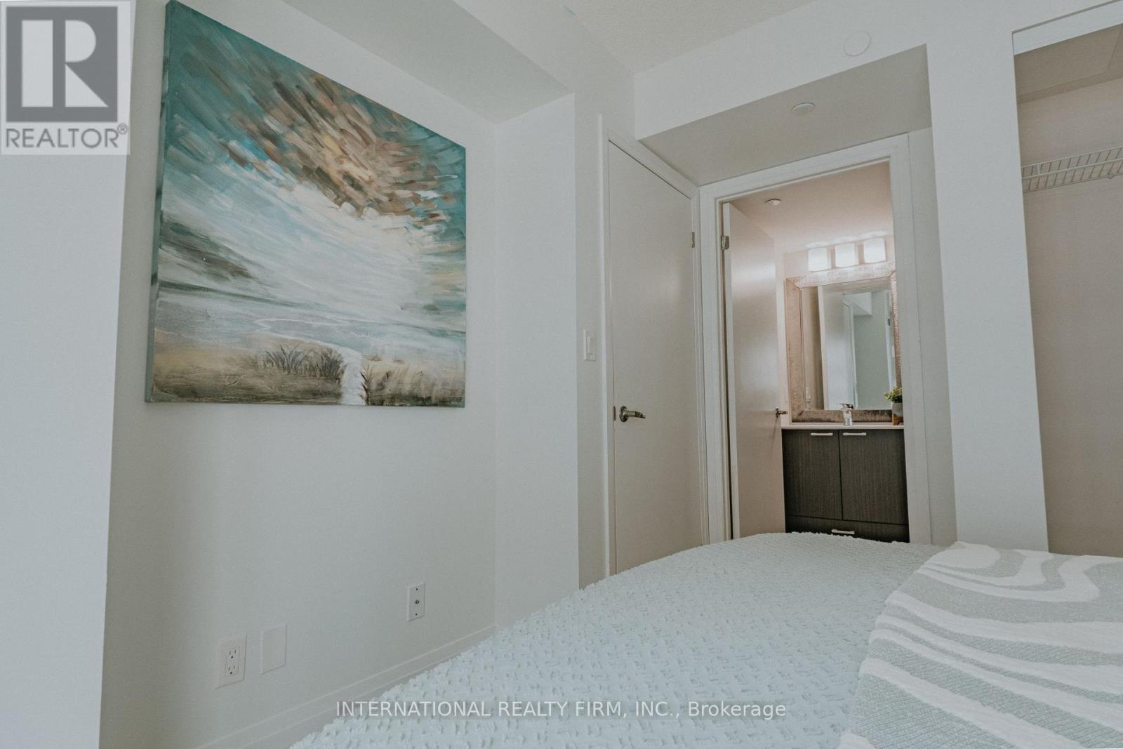 Photo 11 of 507 2152 Lawrence Avenue E, Toronto ON