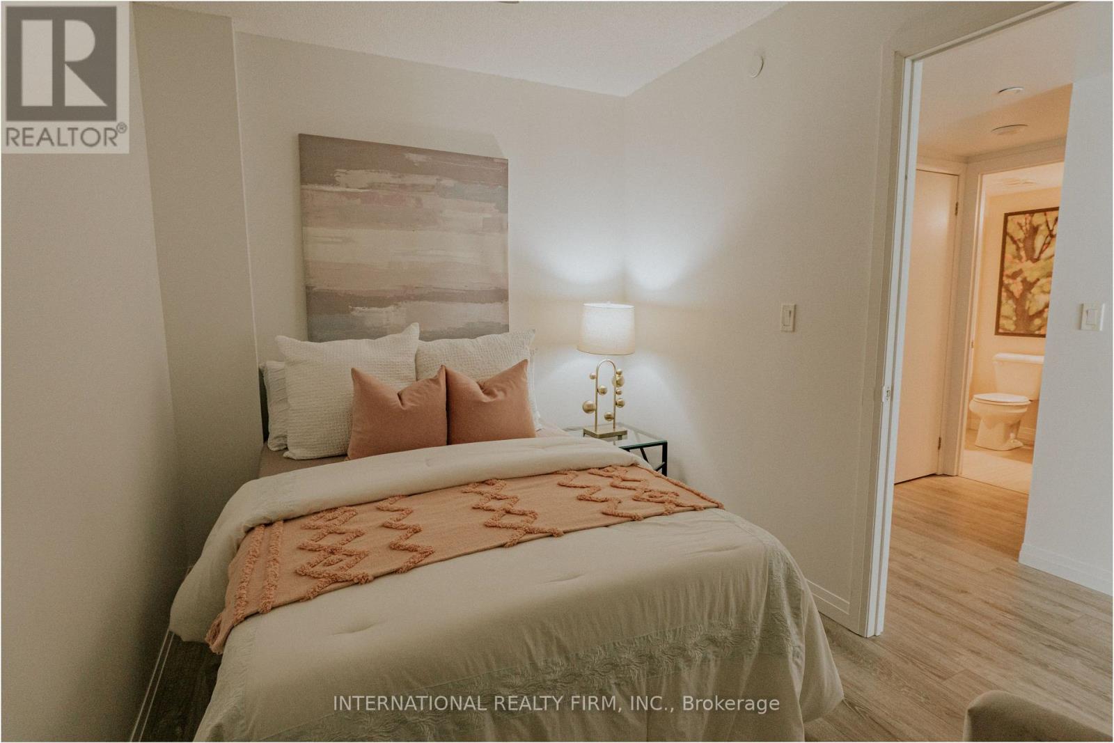 Photo 14 of 507 2152 Lawrence Avenue E, Toronto ON
