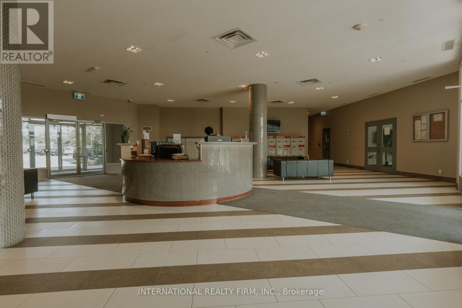 Photo 18 of 507 2152 Lawrence Avenue E, Toronto ON