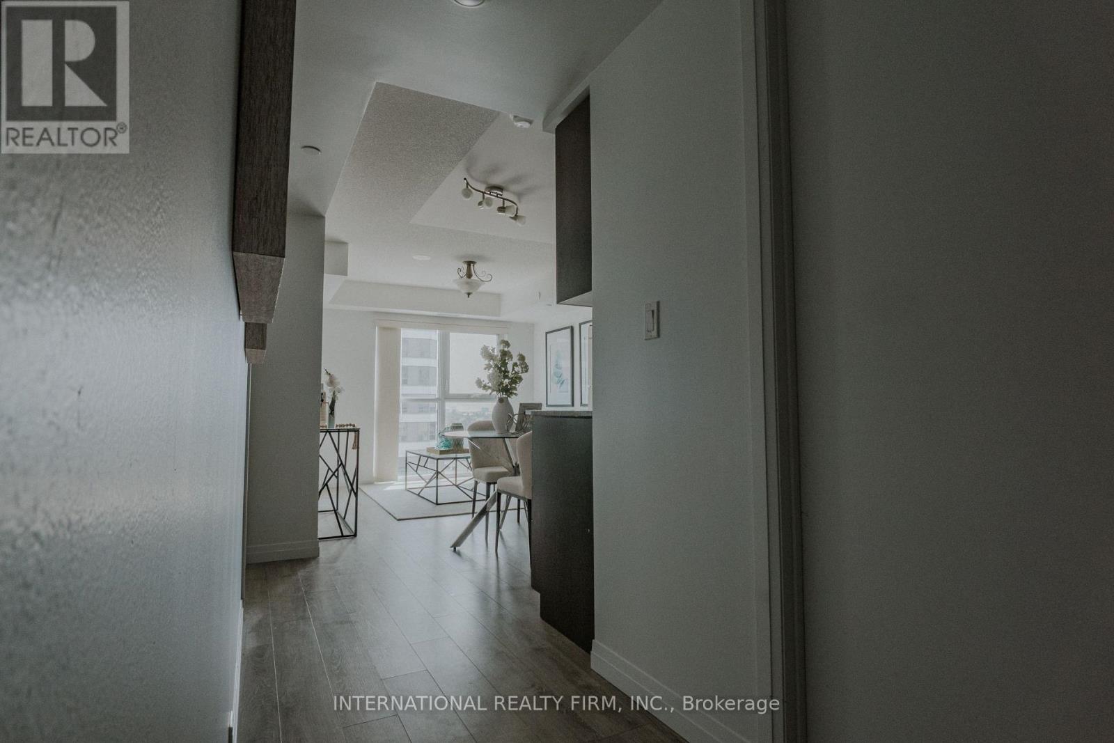 Photo 4 of 507 2152 Lawrence Avenue E, Toronto ON