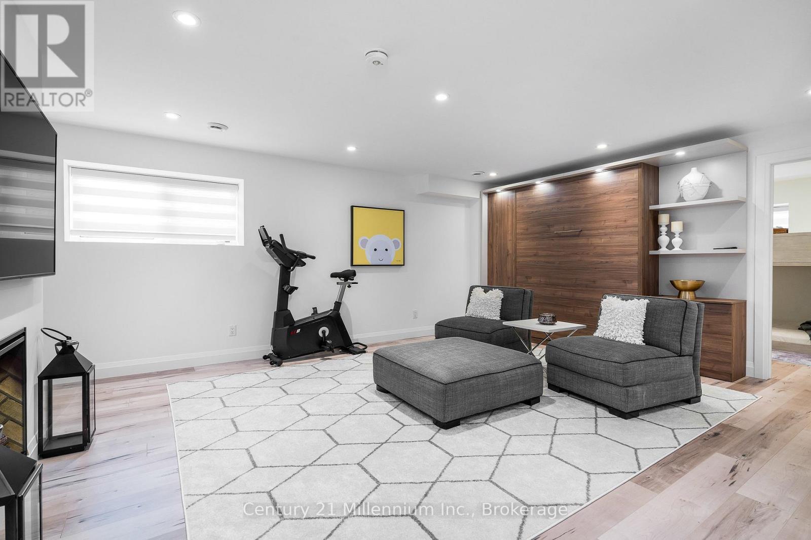 Photo 34 of 225 Yellow Birch Crescent, Blue Mountains ON